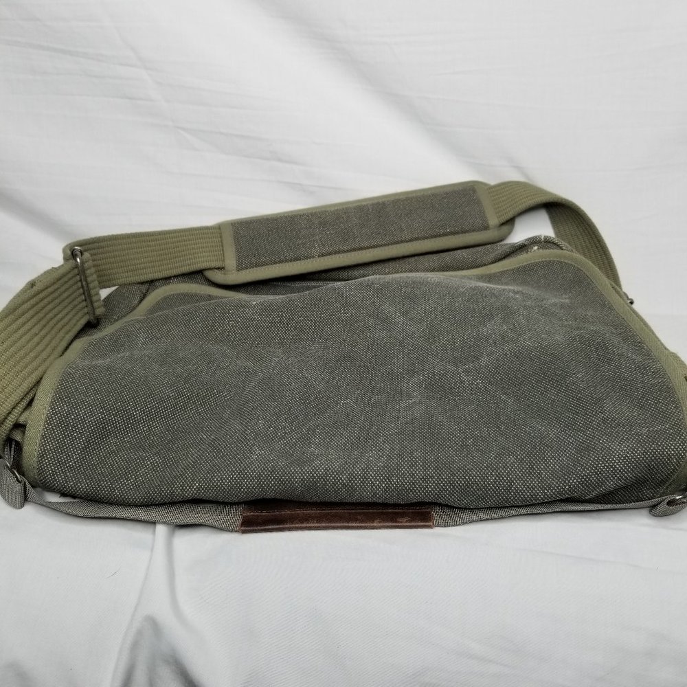 Think Tank Photo Retrospective Laptop Case 15L - Picture 8 of 16